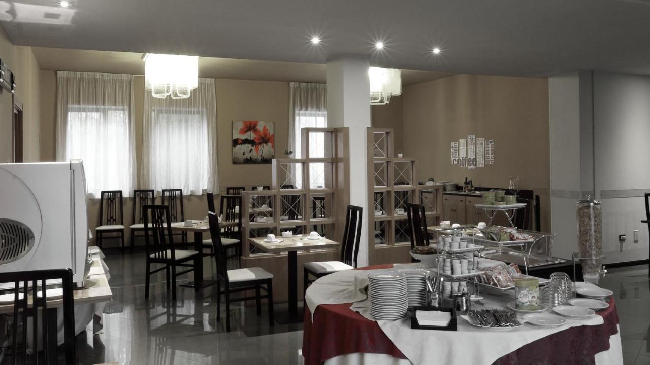 Hotel Romanisio Fossano Dış mekan fotoğraf